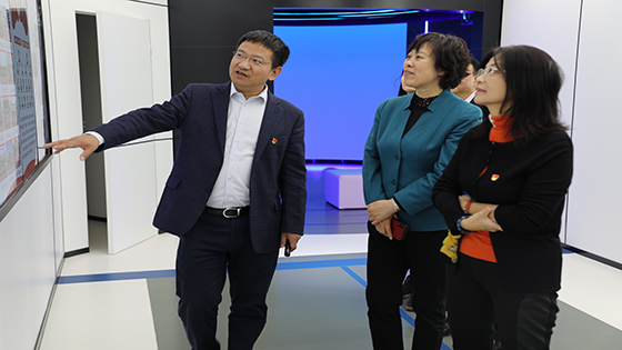 北京市海淀区政协副主席、区总工会主席胡淑彦一行莅临抖圈信息走访调研