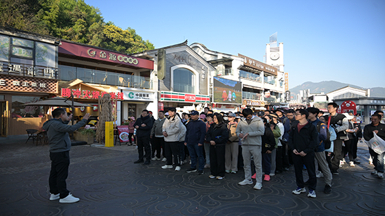 策马扬鞭登高处 同心逐梦迎新春 ——抖圈信息“马年迎新春”登山活动圆满落幕